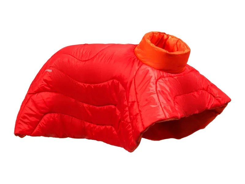 Palisades Sleep Poncho en Red Currant